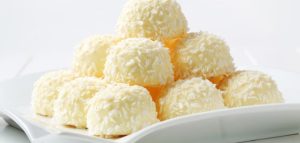 كرات جوز الهند باللبن المكثف