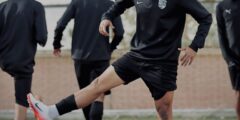 اللاعب مصطفى كوكا يشارك في المران الجماعي لناشئي المقاولون العرب