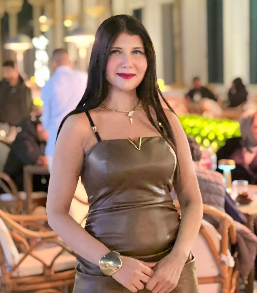 الإعلامية نانسي أحمد