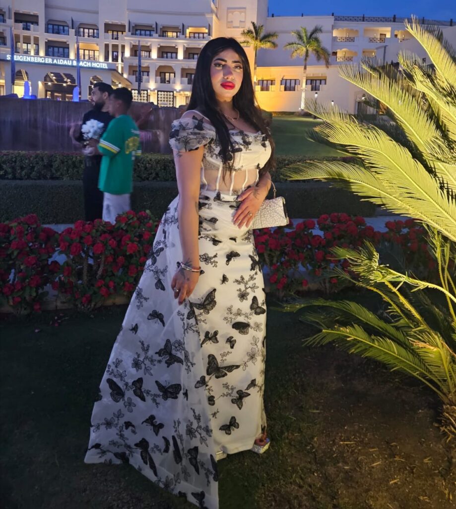 الفنانة تركية الشامخ
